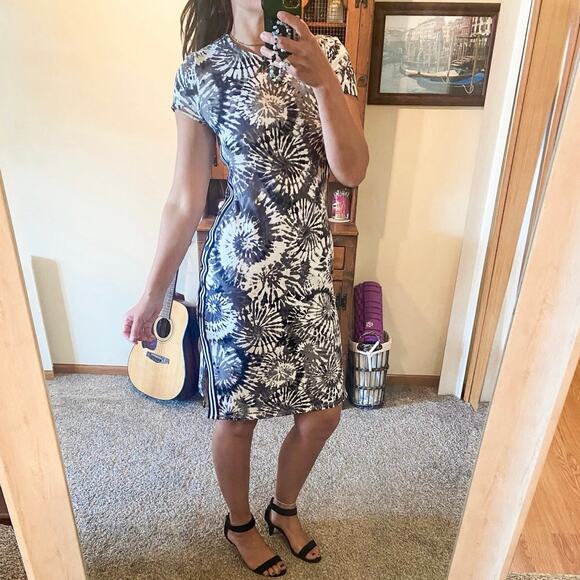 Black and white soft tie dye knee length dress - Picture 1 of 6